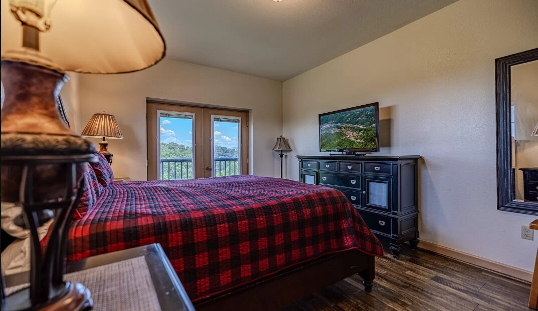 Pigeon Forge Condo Unit 5601 photo 4